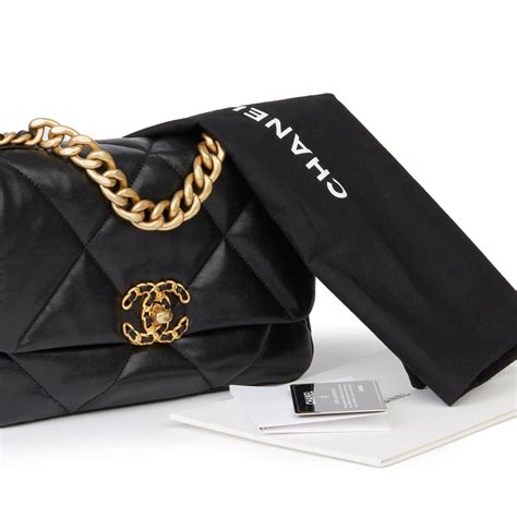 chanel 19 flap mini